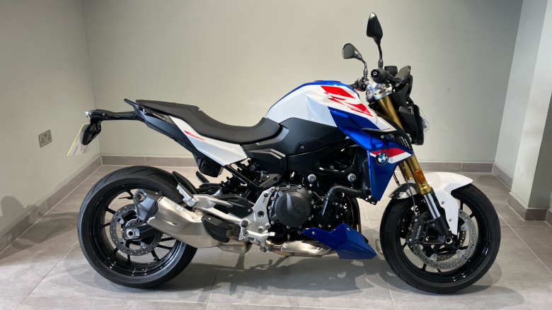 BMW F900 R